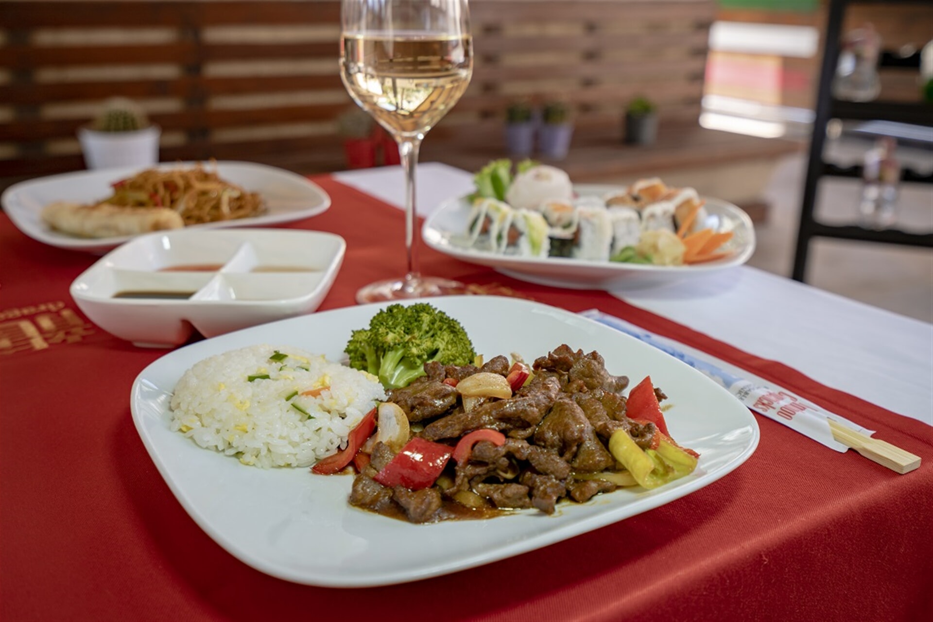 An elegant environment where you can experience the diffrent plates of the Far East.