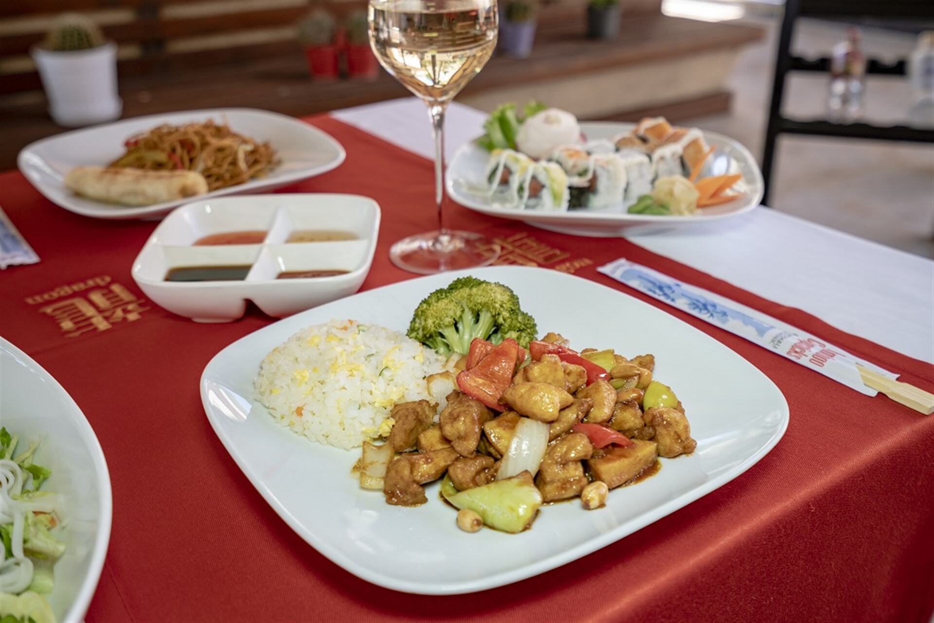 An elegant environment where you can experience the diffrent plates of the Far East.